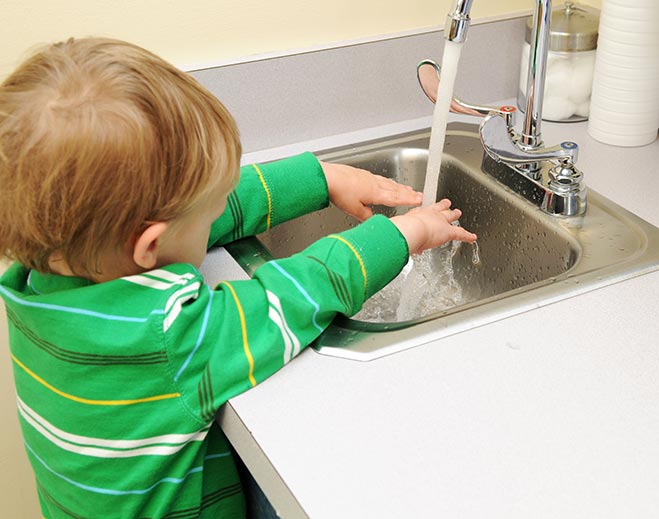 child-washing-hands/